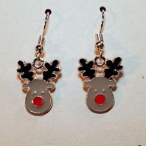 Mini Reindeer Heads. Cutest minimalistic heads with a brown face, black antlers